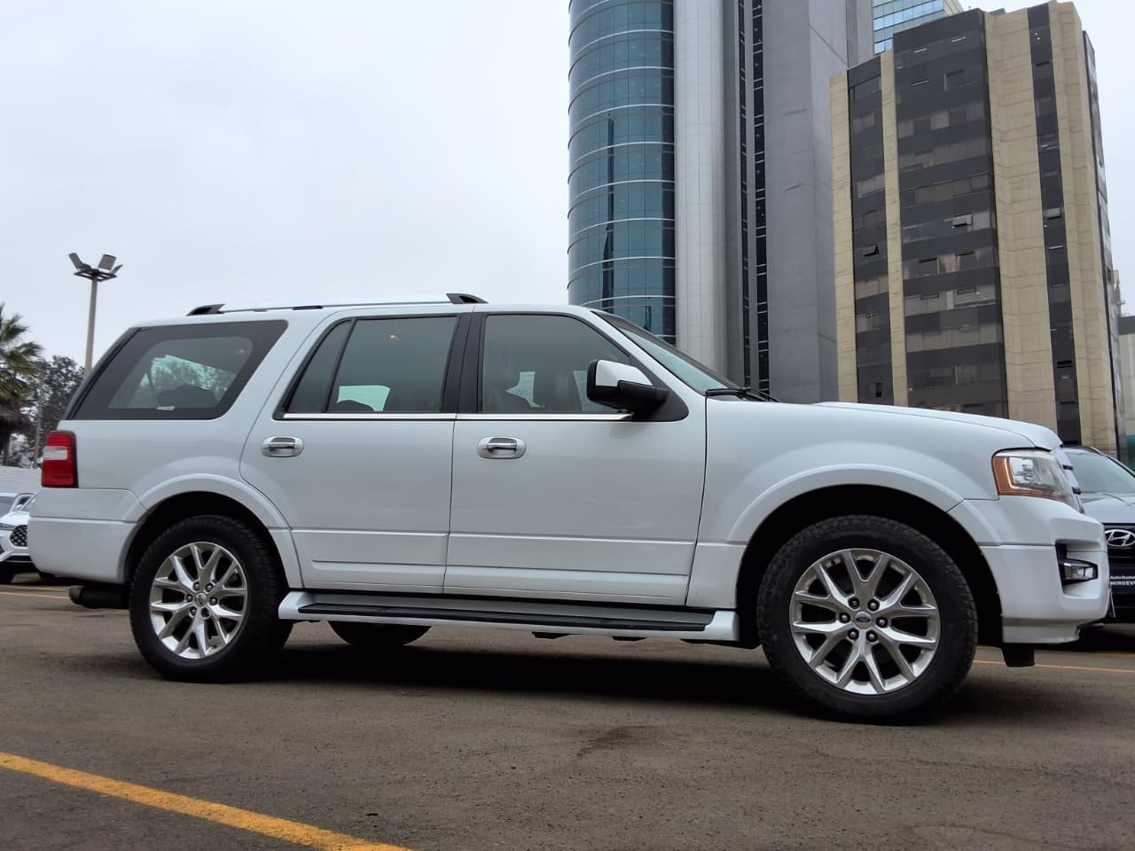 FORD EXPEDITION LIMITED